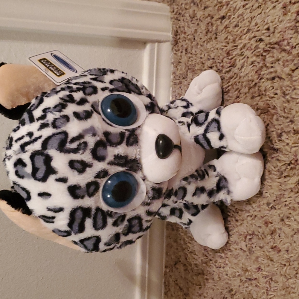 WILD CAT STUFFED ANIMAL MEDIUM SIZE - Picture 1 of 3